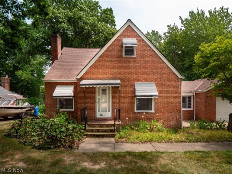 6531 Bonroi Drive, Seven Hills, OH - Photo 3
