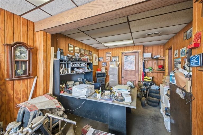 792 Youngstown Kingsville, Vienna, OH - Photo 8