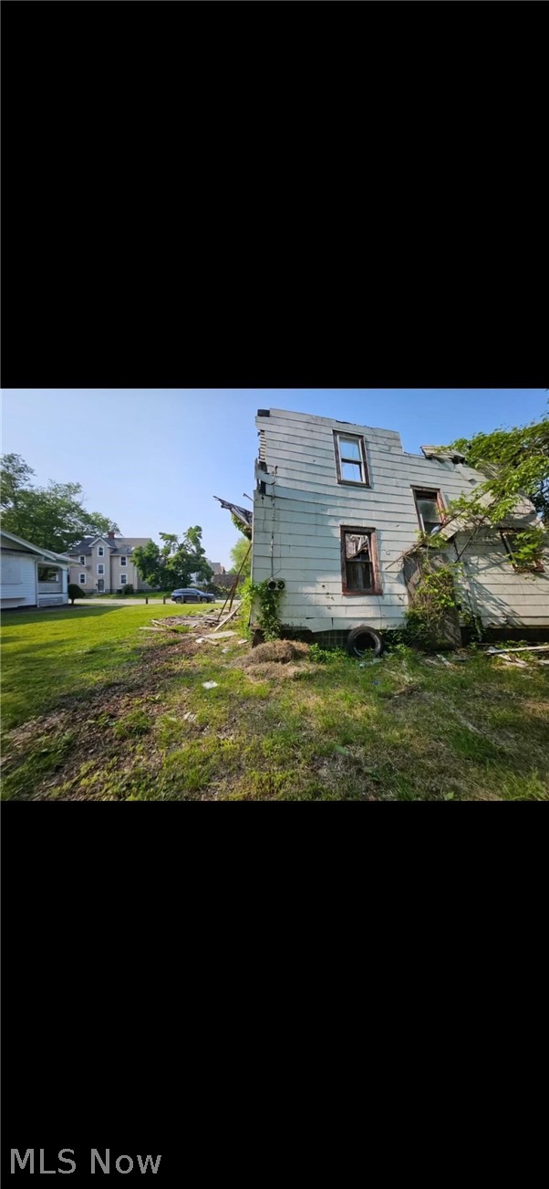13318 Hartford Road, East Cleveland, OH - Photo 2