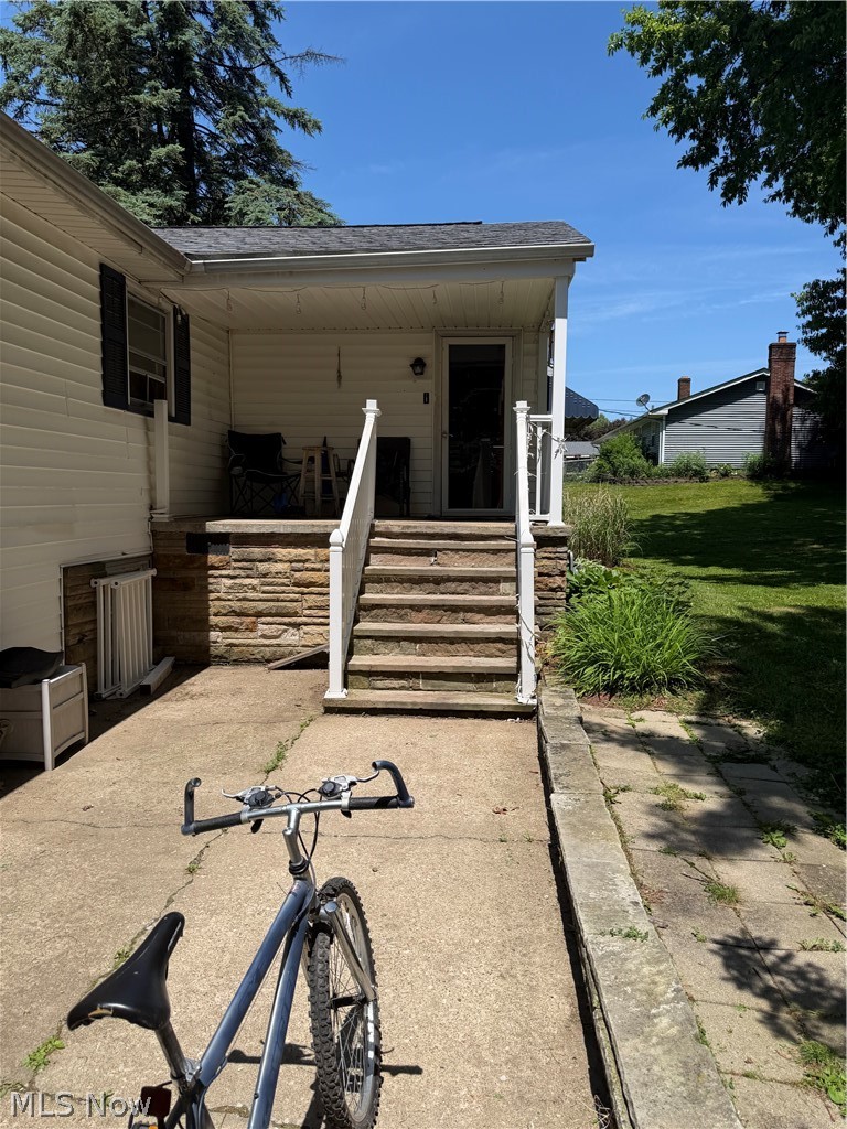 327 Cayuga Avenue, Canton, OH - Photo 3