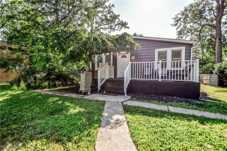 406 266th Street, Euclid, OH - Photo 2