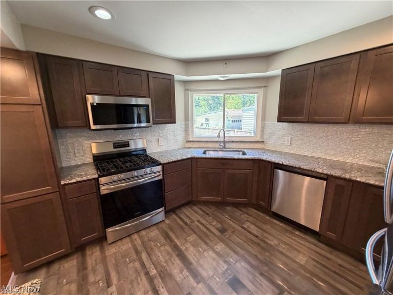 21779 Eaton Road, Fairview Park, OH - Photo 4