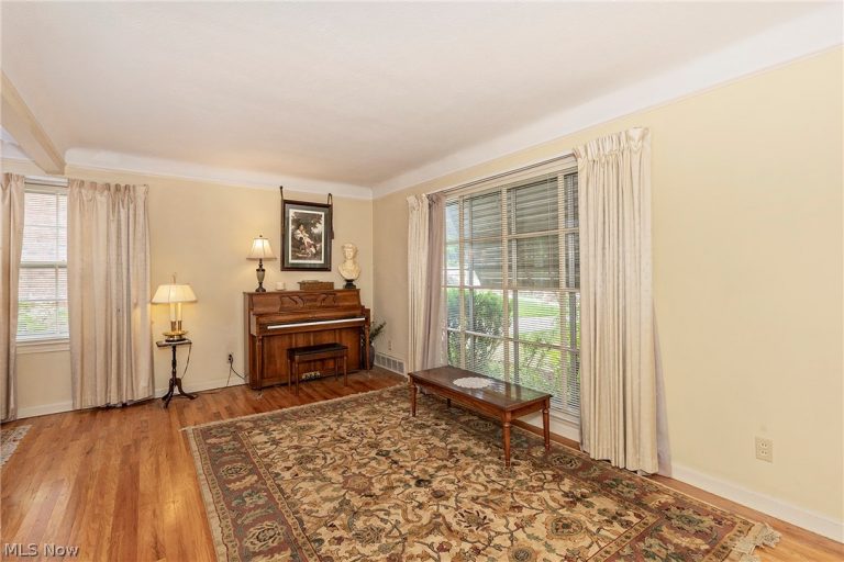 23703 East Baintree Road, Beachwood, OH - Photo 3