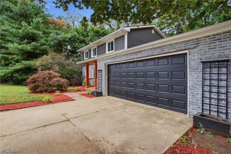 7909 Lake O Springs Avenue, North Canton, OH - Photo 6
