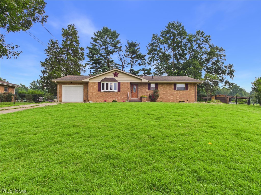 1301 Washington Gardens Circle, Washington, WV