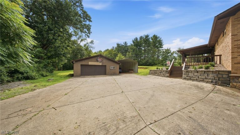 1000 State Route 339, Belpre, OH - Photo 8