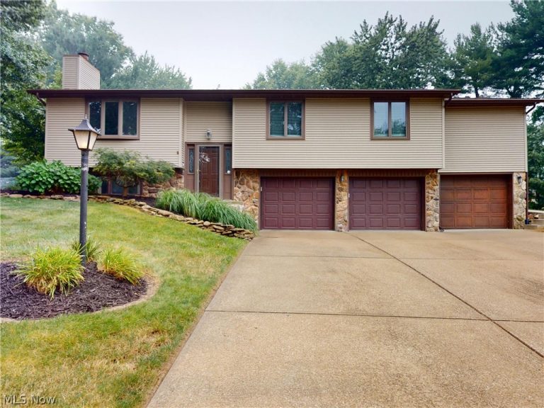 5484 Vermouth Street, North Canton, OH, 44720