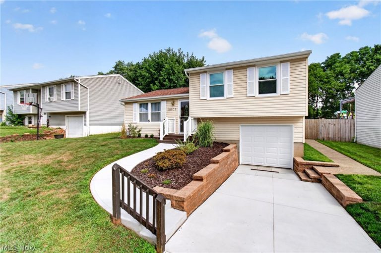 5009 Piccadilly Street, Canton, OH - Photo 2