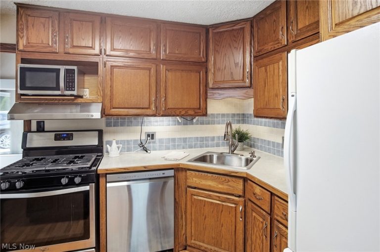 2971 9th Street, Cuyahoga Falls, OH - Photo 5