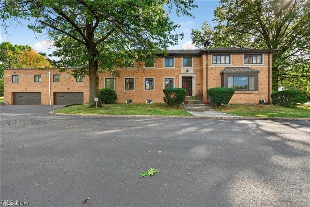 2475 Taylor Road, Cleveland Heights, OH