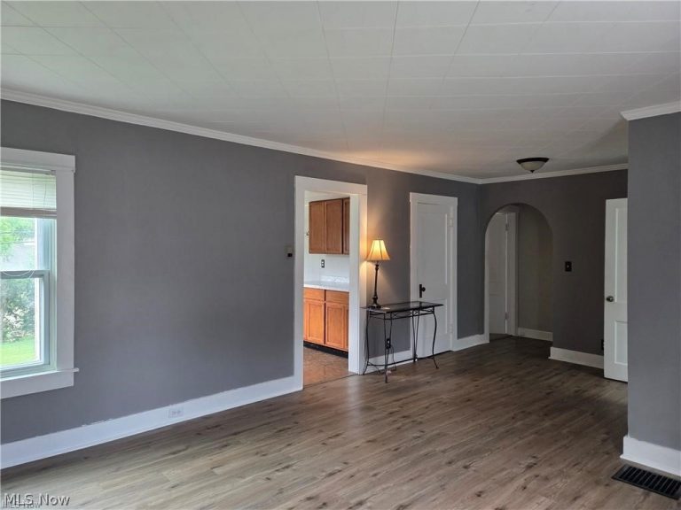 208 Main Street, New Concord, OH - Photo 8