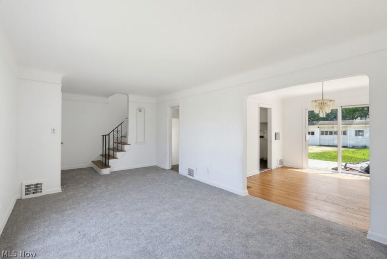 21860 Roberts Avenue, Euclid, OH - Photo 3