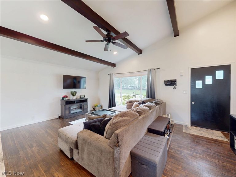 1464 Centerview Drive, Akron, OH - Photo 2