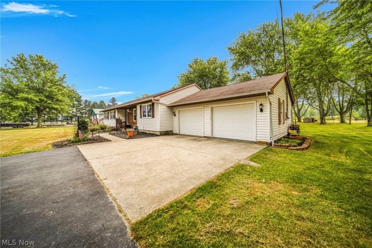 1256 Black Sea Road, Jefferson, OH - Photo 2