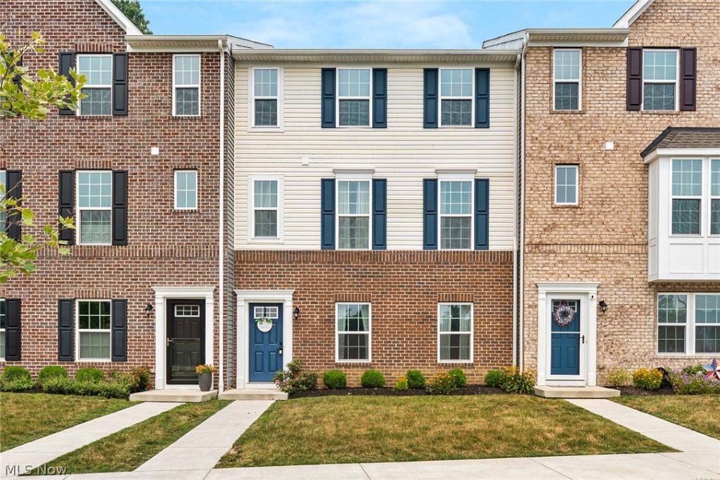 1670 Eckert Lane, Akron, OH