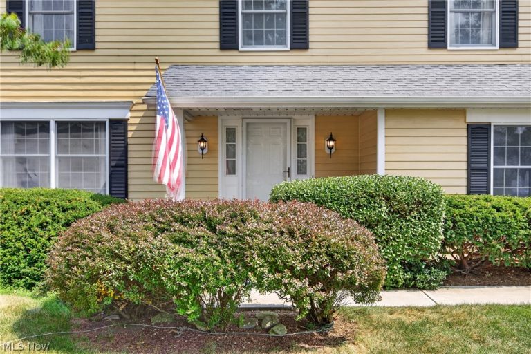26950 Sentry Lane, Westlake, OH - Photo 3