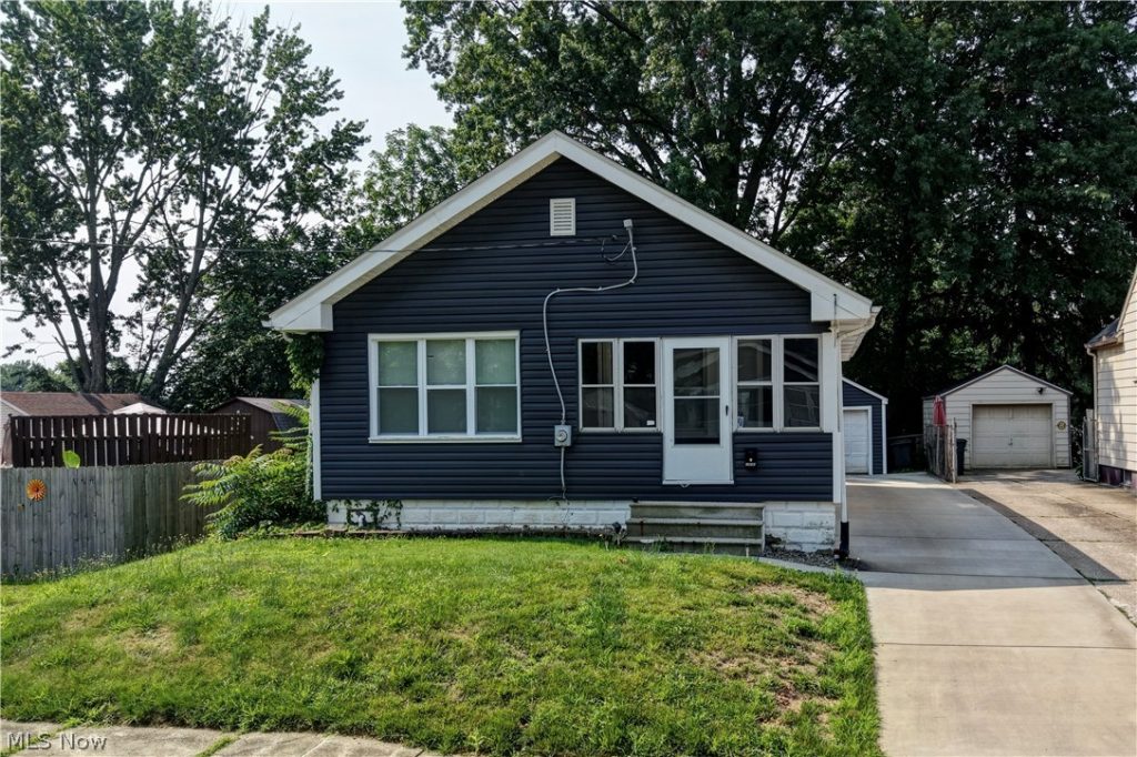 1870 Shaw Avenue, Akron, OH