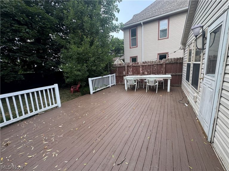 2044 Halstead, Lakewood, OH - Photo 6
