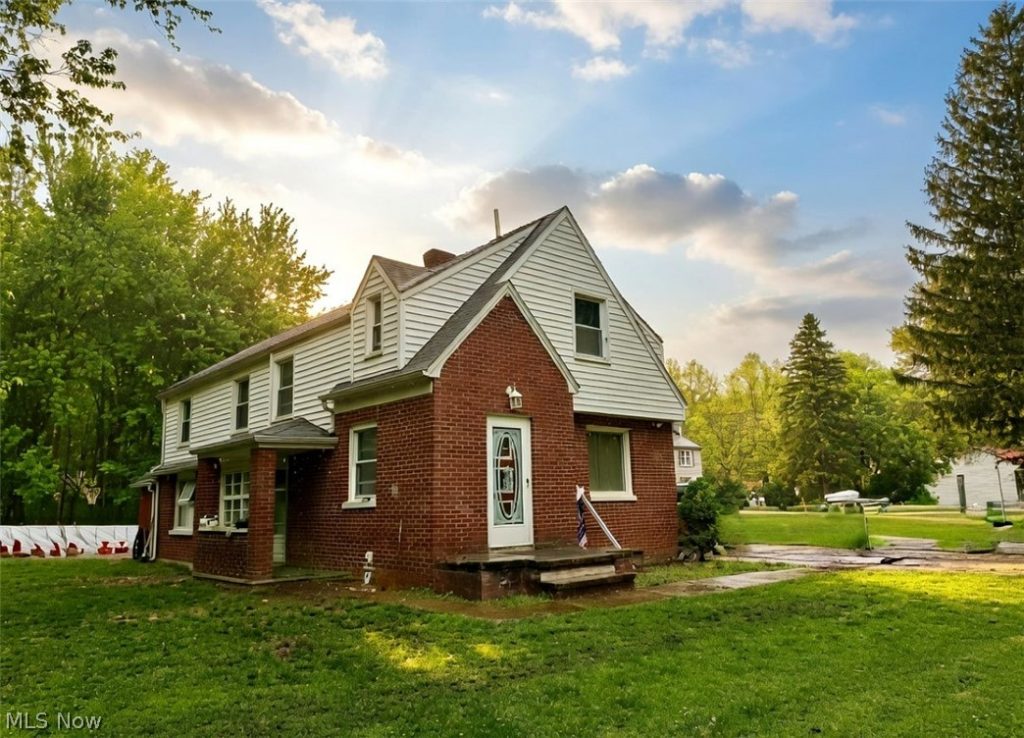 557 North Avenue, Geneva, OH