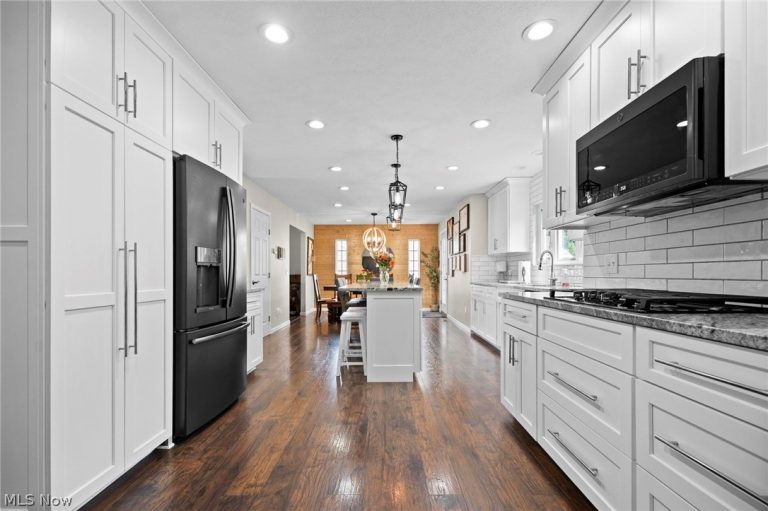 37189 Terrell Drive, North Ridgeville, OH - Photo 6
