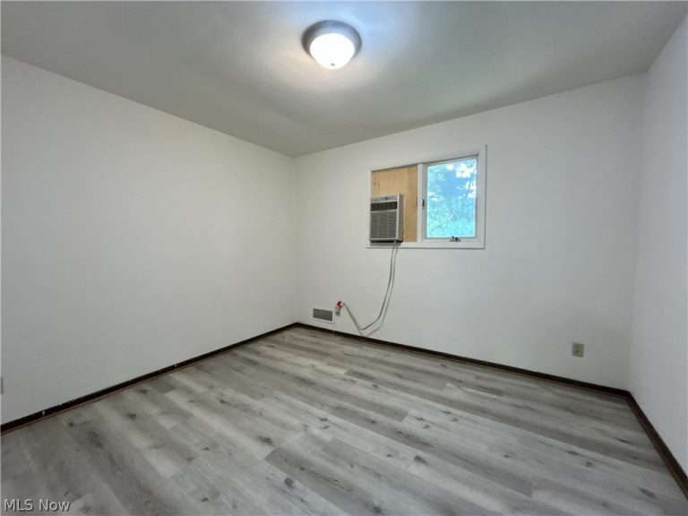 94 View Street #9, Weirton, WV - Photo 5
