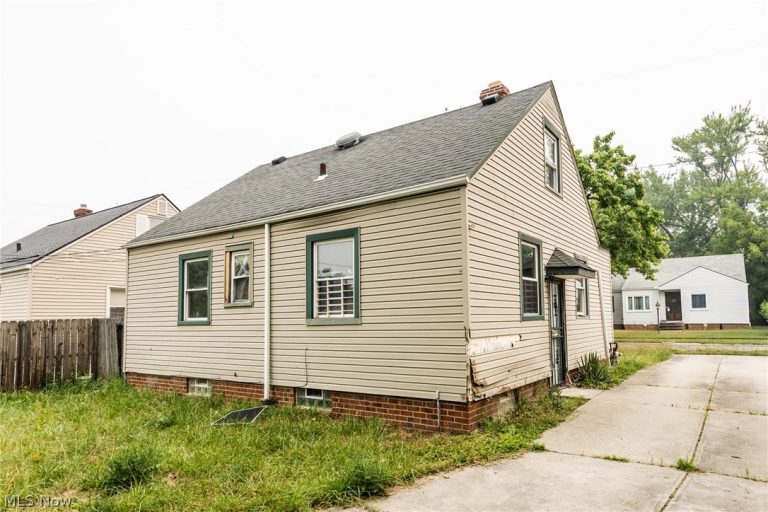 16906 Holly Hill Drive, Cleveland, OH - Photo 5