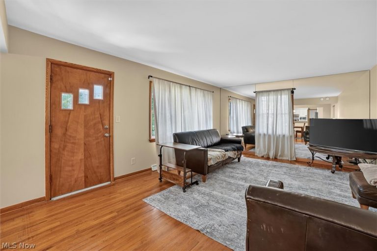673 Knollwood Drive, Green, OH - Photo 6