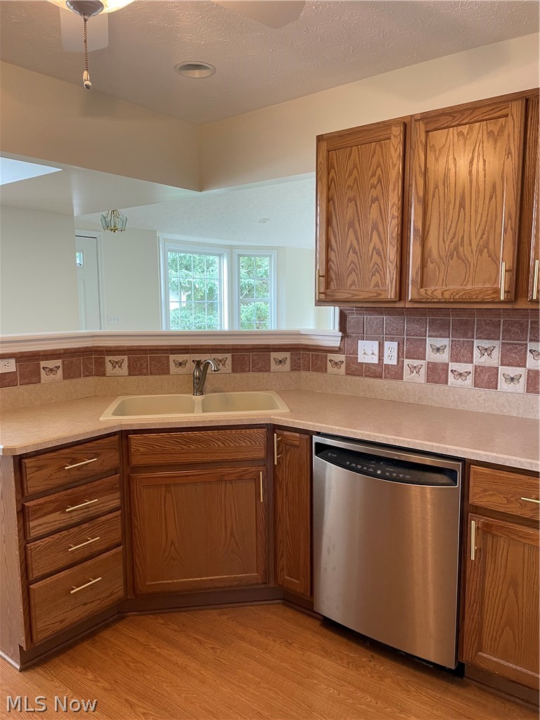 18511 Woodhaven Drive, Strongsville, OH - Photo 8