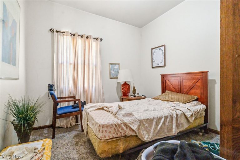 7207 Deveny Avenue, Cleveland, OH - Photo 8