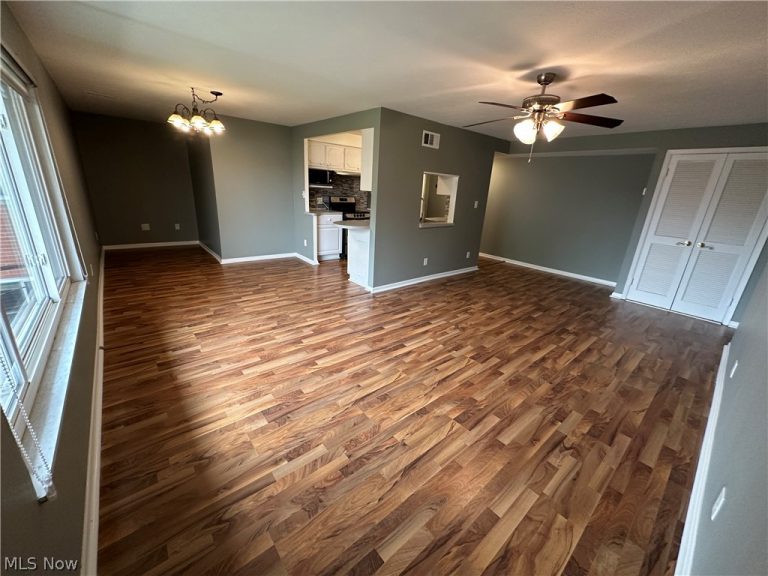 21881 River Oaks Drive, Rocky River, OH - Photo 4