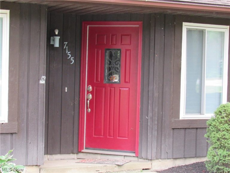 7155 Auburn Road, Concord Twp, OH - Photo 2
