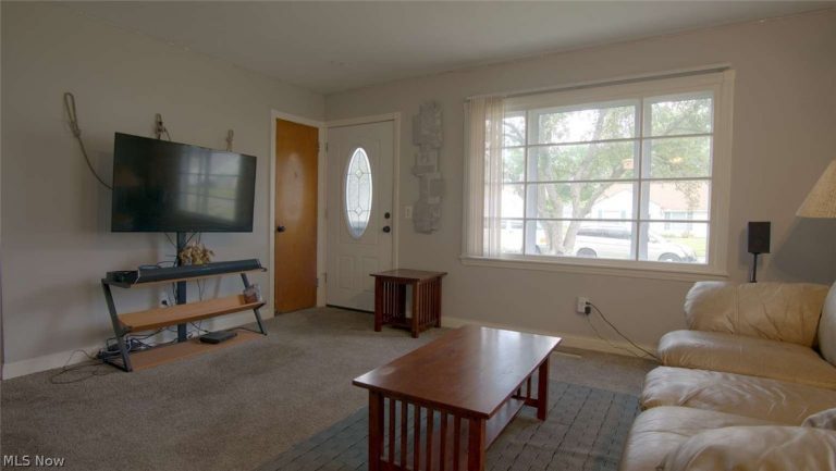15731 Mina Avenue, Cleveland, OH - Photo 3