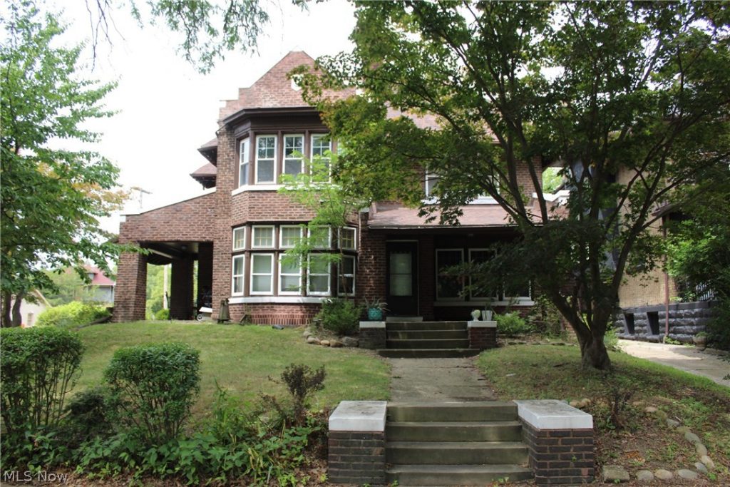 9501 Shakespeare Parkway, Cleveland, OH