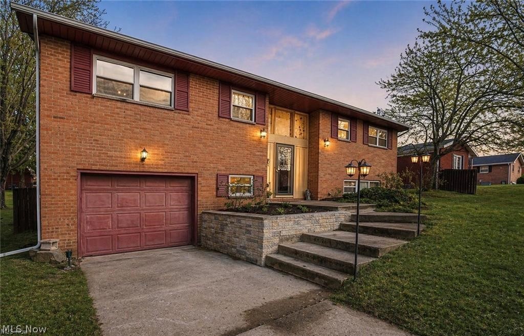 906 Westview Drive, Belpre, OH