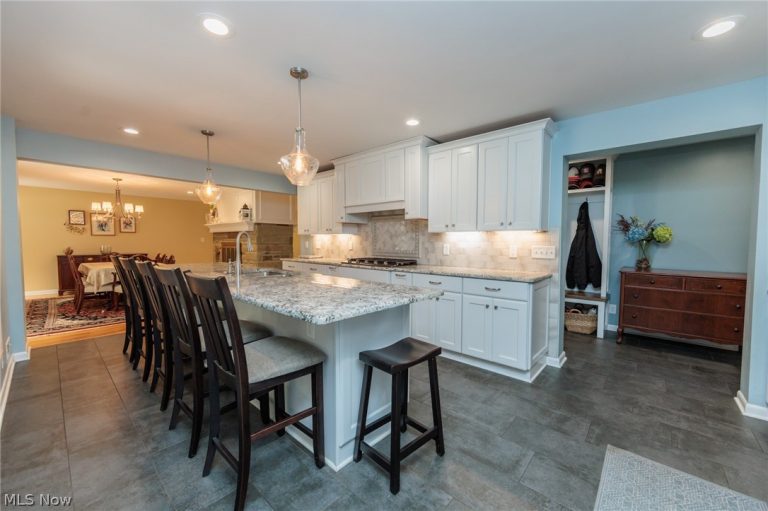 10710 Cardinal Lane, Brecksville, OH - Photo 2