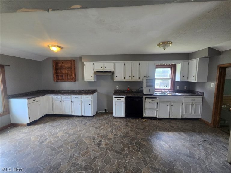 4225 Hattrick Road, Rootstown, OH - Photo 4