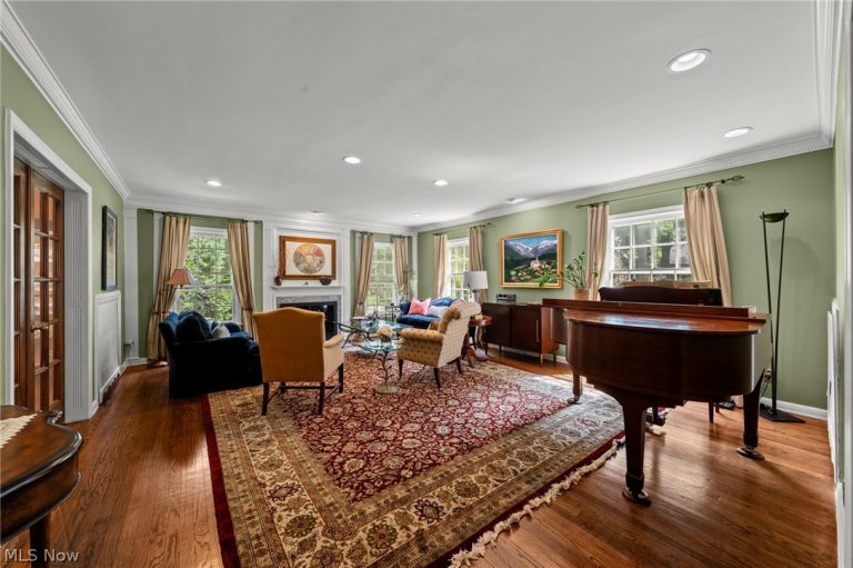 2686 Cranlyn Road, Shaker Heights, OH - Photo 3