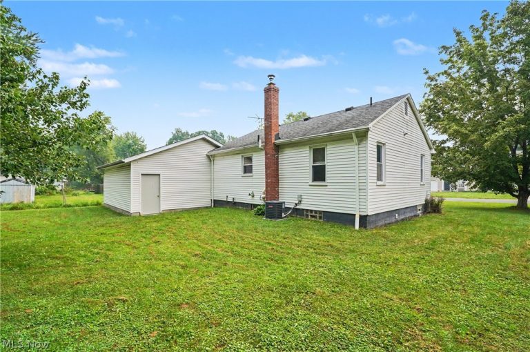 4819 Smith Road, Ravenna, OH - Photo 8