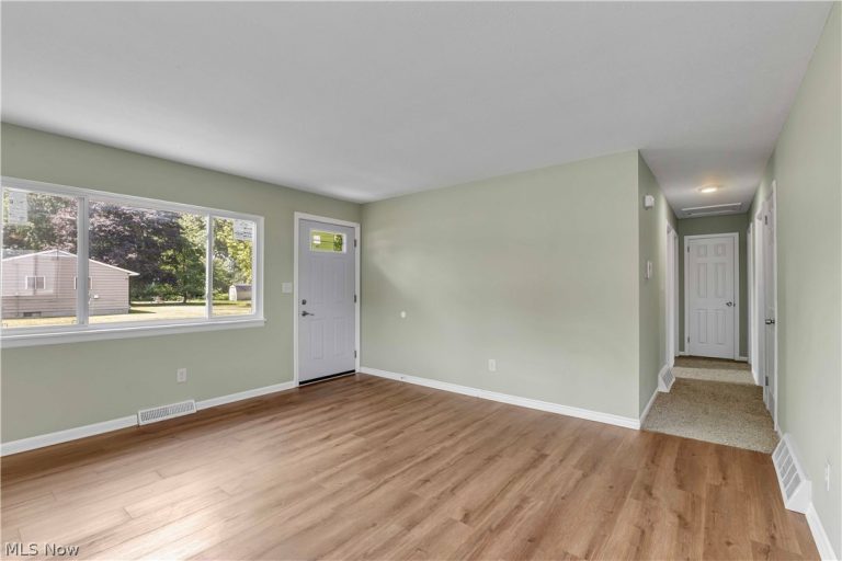 2703 Crehore Street, Lorain, OH - Photo 5
