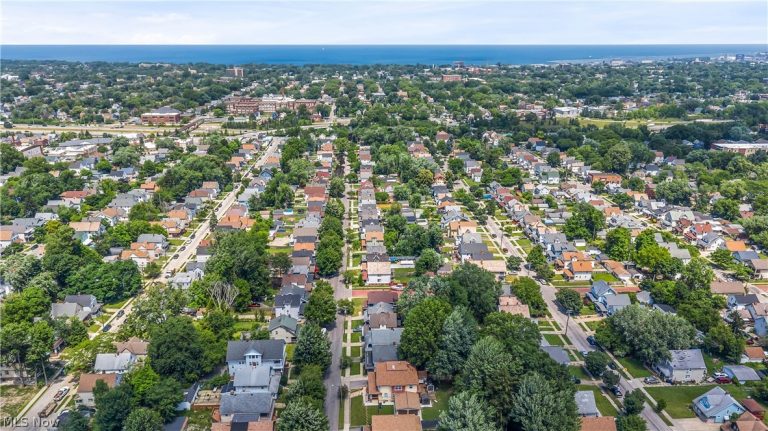3261 88th Street, Cleveland, OH - Photo 4