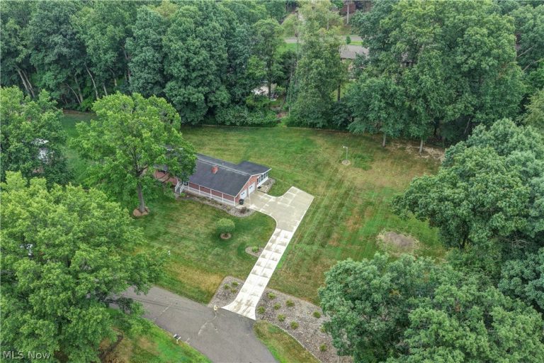 2510 Willow Brook Drive, Dover, OH - Photo 4