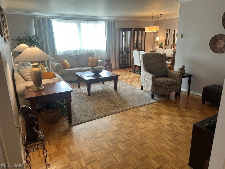 16100 Van Aken Boulevard #306, Shaker Heights, OH - Photo 3