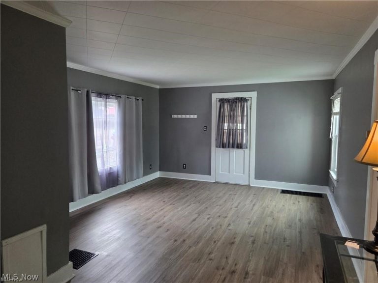 208 Main Street, New Concord, OH - Photo 4