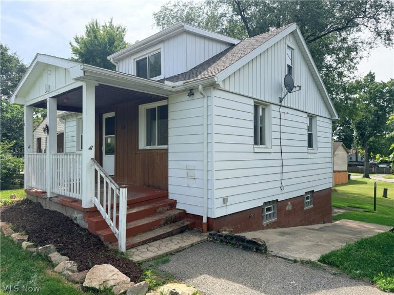 34 Lewis Street, Struthers, OH - Photo 2