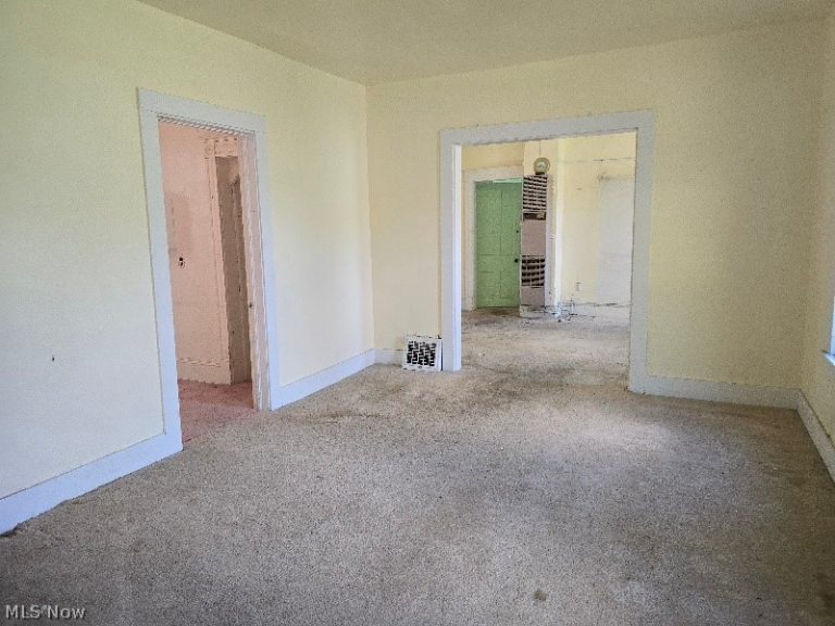8100 Keyes Avenue, Cleveland, OH - Photo 5