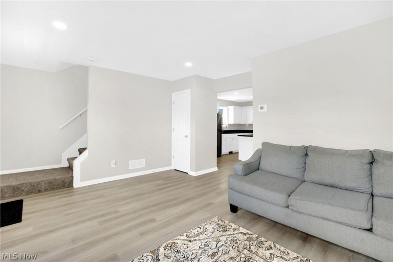 1331 Leonora Avenue, Akron, OH - Photo 6