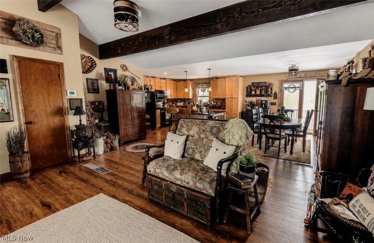 905 West Drive, Sheffield Lake, OH - Photo 6
