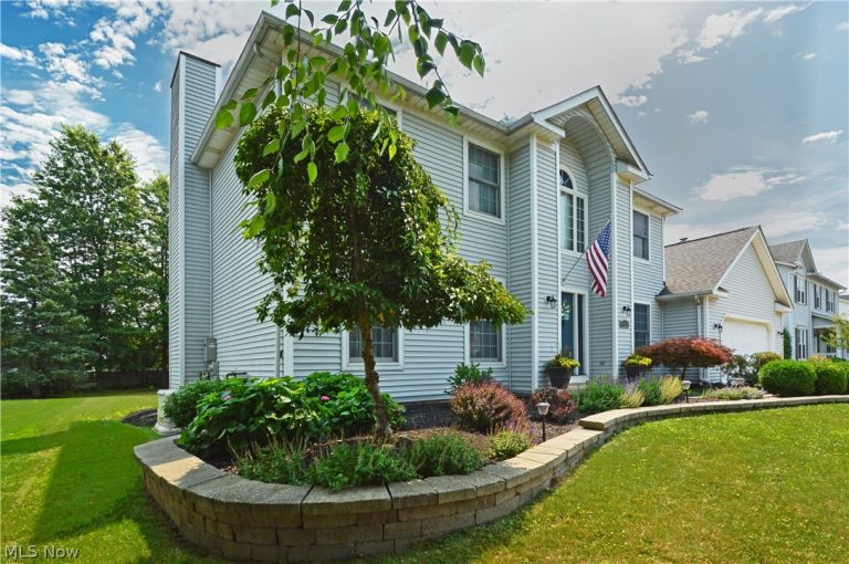 6829 Camelot Drive, Mentor, OH - Photo 2