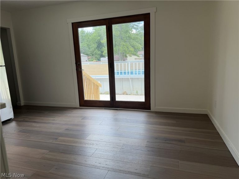 17964 Glendale Avenue, Lake Milton, OH - Photo 8