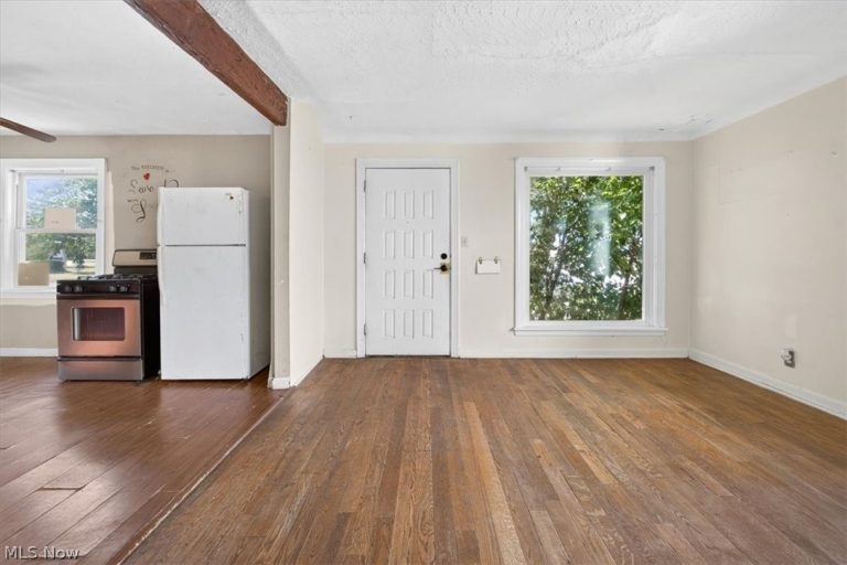21603 Libby Road, Maple Heights, OH - Photo 5